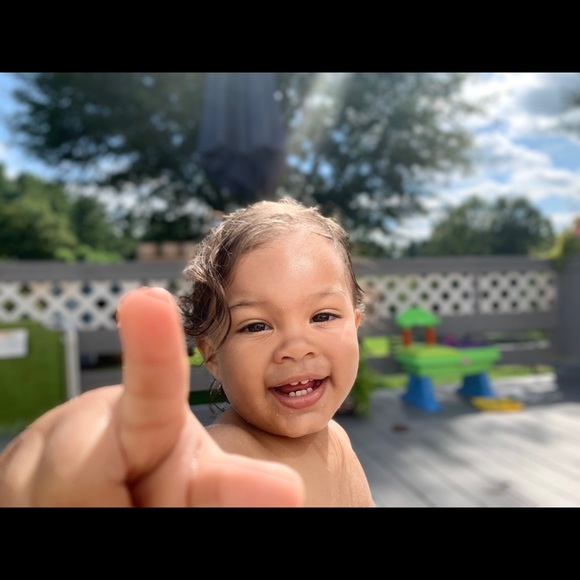 Meet your Posher, Catalina - Picture 2 of 2